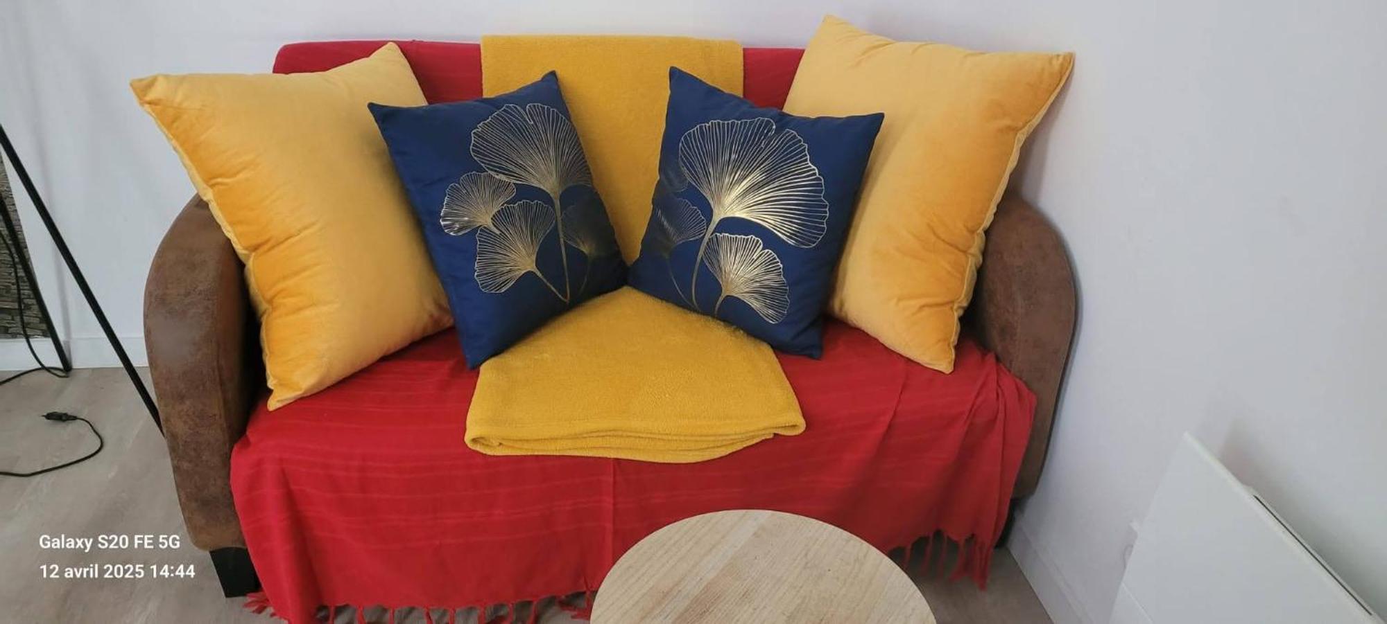 Les Volets Bleus - Deux Appartements Et Un Studio, Jardin Bourges Habitación foto